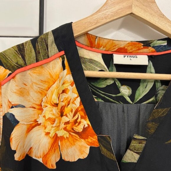 Pyrus Floral Print Silk Blouse - Navy w/Pink - Size: L - Picture 2 of 3